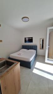 Denis Guest House