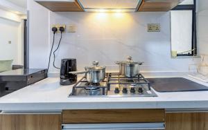 Stylish 1BR plus Private Office Utilities Included