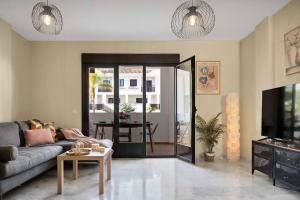 Casa Sur: Spacious & stylish 4BR by the sea