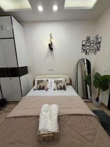 The Comfort Cove 1BHK Near IGI AirPort & Yashobhoomi
