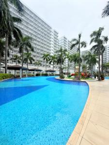 Shell Residences Twin Rooms by PauL