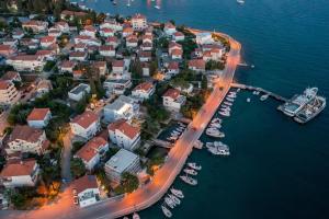 Sunset Aura Seafront Apartment in Zadar