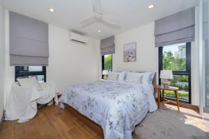 Lux Laguna Park 5 bedroom rooftop pool