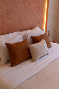 Villa Madalena 4BR Family Villa w Pool Walk to best Beach & Cafe