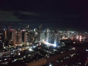 2BR in Makati Philippines, 3 Balconies, FREE Pool & Sauna, Direct Mall Access