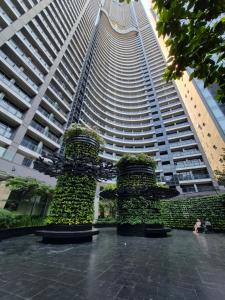 2BR in Makati Philippines, 3 Balconies, FREE Pool & Sauna, Direct Mall Access