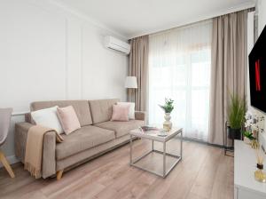 Urban Apartments - Luxury 1-Bedroom, Mennica Residence
