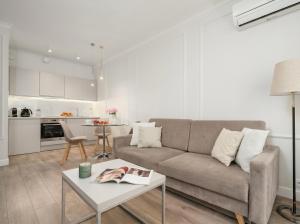 Urban Apartments - Luxury 1-Bedroom, Mennica Residence