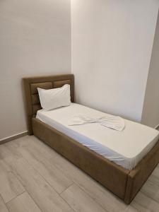 Husi Hotel