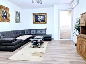 APARTMENT STRIC CENTER of STIP