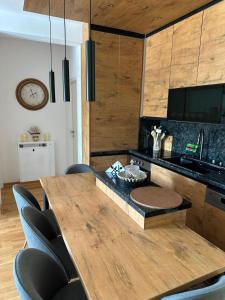 Lesa Apartman