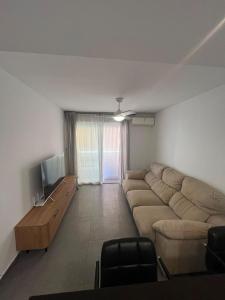 Canet Playa Pool and Garage