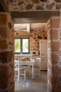 Thimisi 1800 stone residence