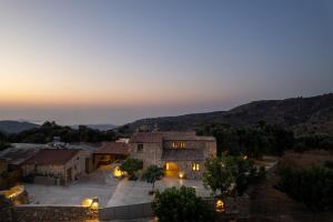 Thimisi 1800 stone residence
