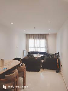 Chic equipped two-bedroom apartment in Gambetta Secure residence