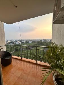 3 BEDROOM Apartment ENTIRE place with balcony
