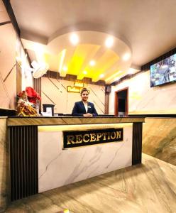 Hotel Neelam Palace in- 3 Minute From New Delhi Station And Connaught Place