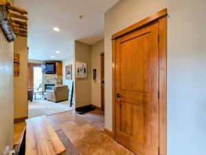 Antlers Gulch 106 by SummitCove Lodging in Colorado