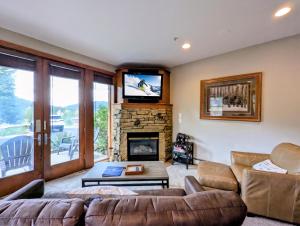 Antlers Gulch 106 by SummitCove Lodging in Colorado