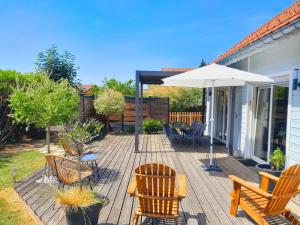 CHALET RÉCENT - BILLARD - BABYFOOT - PING PONG - MINI GOLF - WIFI - JARDIN - TERRASSE - 4 CHAMBRES - 2 à 8 PERSONNES