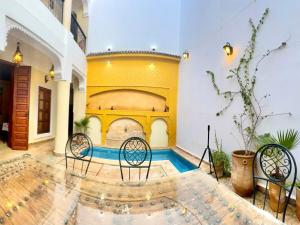 Family Riad with Pool, 1 Min to Jamaa el-Fna