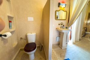 Family Riad with Pool, 1 Min to Jamaa el-Fna