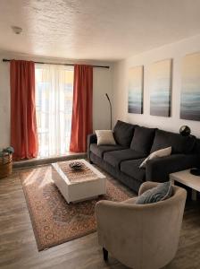 Ocean View Condo-Steps to the Beach - Sunrise Balcony-Sleeps 4 - New Smyrna