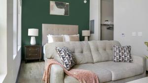 Landing Apartment - Vibe at Echo Street West