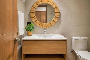 Luxury Suite with 2 pools, at central park 1 building B with gym near Downtown mall