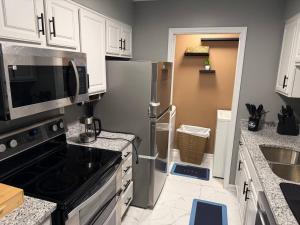 1BR + Executive Office Modern Retreat