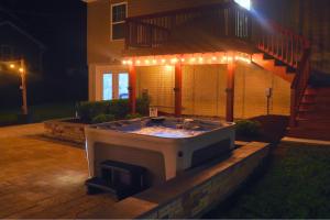Harpers Ferry, Patio with Hot Tub & Fireplace
