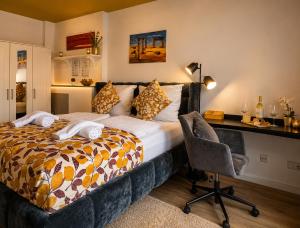NUJU Rentals - 4-Zimmer, 10 Gäste, Wintergarten & Terrasse & Parkplatz