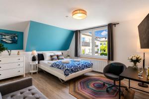 NUJU Rentals - 4-Zimmer, 10 Gäste, Wintergarten & Terrasse & Parkplatz
