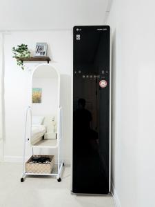 Gangnam & Sinnonhyeon Beauty Shopping Stay 3BR 4 Queen Beds Max 8