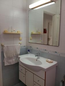 Guest Room Near Airport