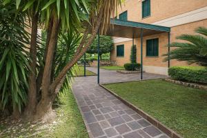 1BR Vatican Apartment, 5 Min Walk to Metro A