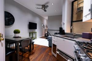 Central Park Suite - 4 Bedroom with Self Check-in