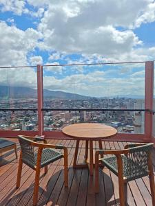 Queens Mirror, Luxury Pool and View, San Jose