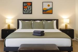 The Suite Spot Eclectic • Modern • Sleeps 6