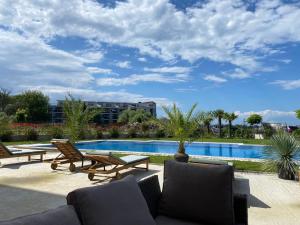 Lilia Apartments Voyage, Kavatsi