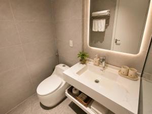 Rosalie II Quang Binh Hotel