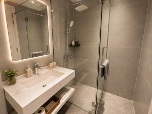 Rosalie II Quang Binh Hotel