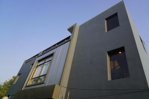 Hotel The Sangha Residency