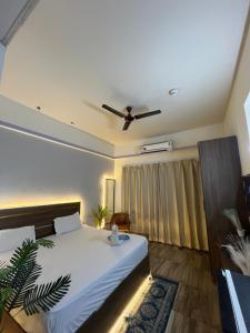 Sleek Suites