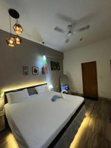 Sleek Suites