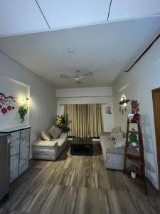 Sleek Suites