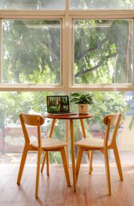 DaVin House - Verdant Glow - Cozy Studio with Green View