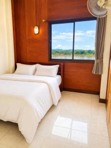 103 Balcony Khong Superior River Front