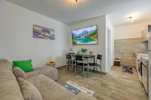 Island Top Sea View Terrace Apartment - Happy Rentals
