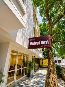 Hotel Velvet Nest